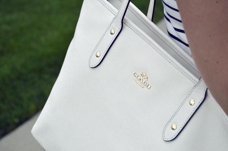 close-up, midsection, bag, wearing, white, fashion, stylish, summer, lifestyles, new, product, outdoors, well-dressed, flaunt, adult, fashionable, female