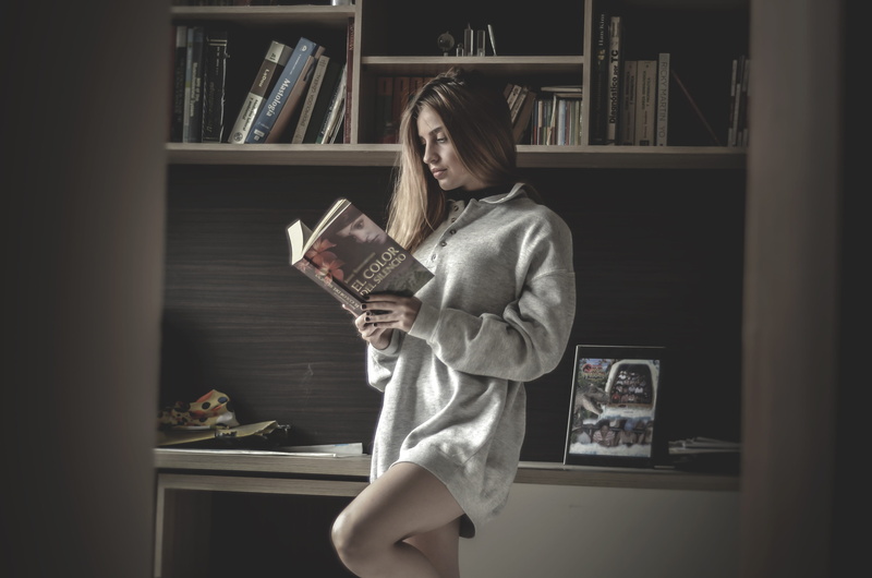 reading, lifestyles, home interior, 4K, shelf, technology, vintage, women, woman, one person, publication, indoors, leisure activity, beautiful woman