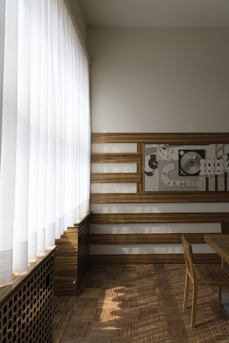 5K, pattern, built structure, apartment, luxury, building, indoors, wooden, wooden chair, absence, white, inside, brown, lifestyles, steps and staircases