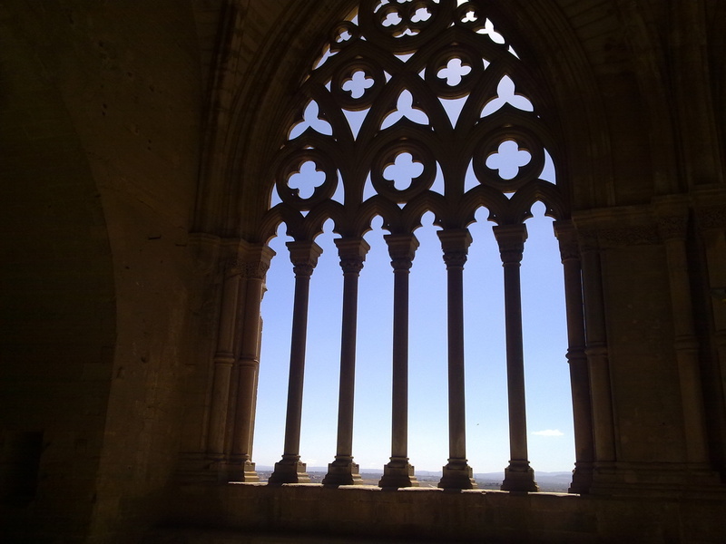 tracery, belief, travel, place of worship, architectural column, history, romanesque, 2K, colonnade, built structure, cloister, abbey, spirituality, indoors