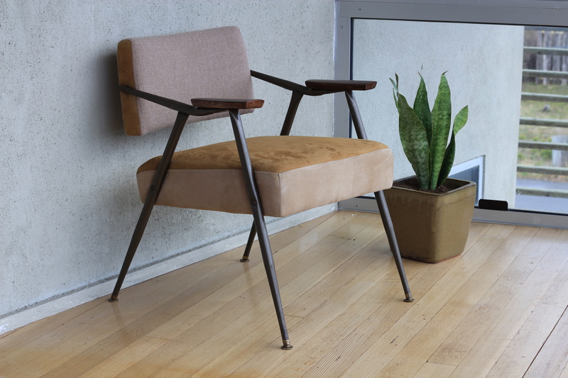 hardwood floor, empty, take, day, self, time, houseplant, wall - building feature, office, 5K, wood, modern, potted plant, suede, chair, no people, calm