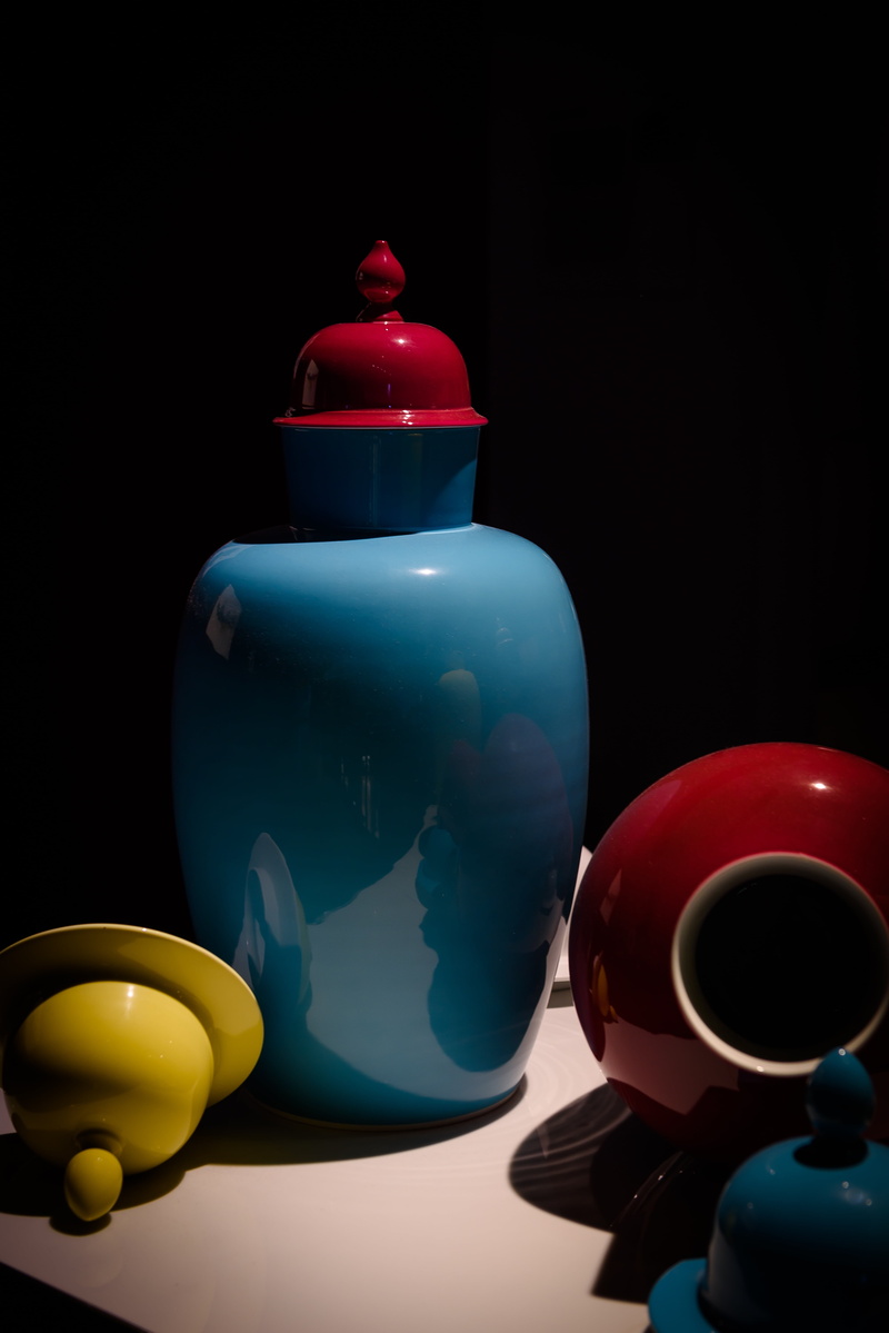 crockery, still life, ceramic, table, mug, refreshment, food and drink, blue, red, studio shot, 5K, container, indoors, cup, drink, no people, black background
