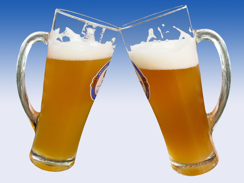 party, bavaria, no people, gold Colored, two, drinking glass, frothy Drink, alcohol, studio shot, two objects, refreshment, yellow, cut out, beer glass