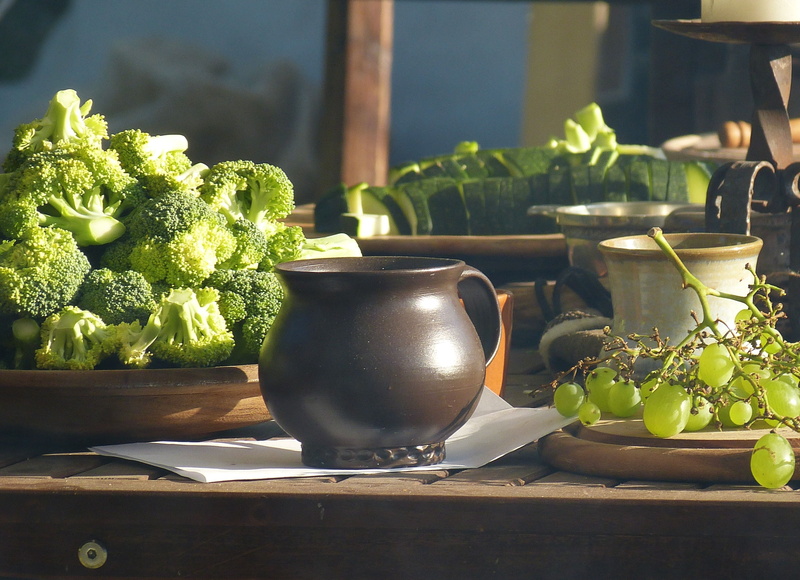 wood - material, healthy eating, krug, vondern, oberhausen, no people, sunlight, flower pot, broccoli, 2K, vegetable, plant, green color, eat, day, ceramic
