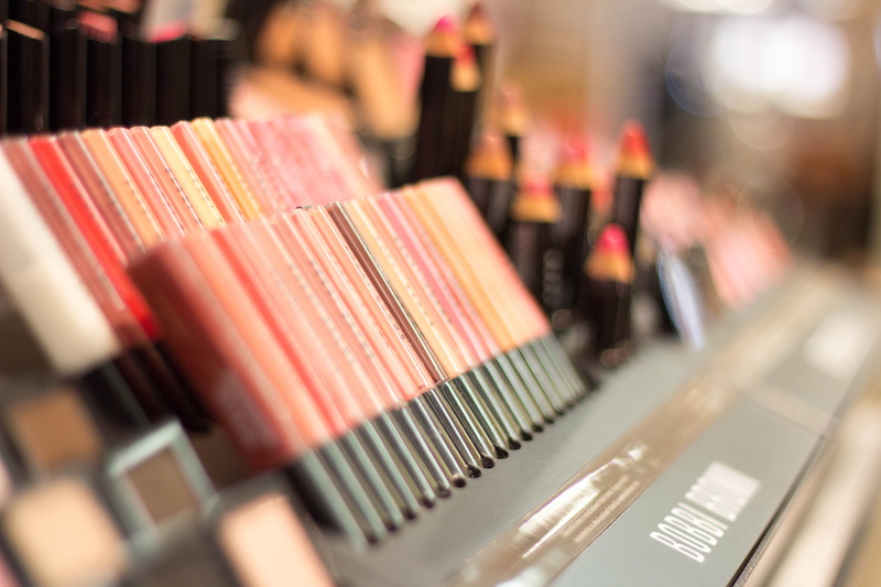 technology, schmink brush, shelf, tubes, cosmetics, color, makeup brush, face, no people, eyes, music, large group of objects, 5K, beauty, cheeks, rose
