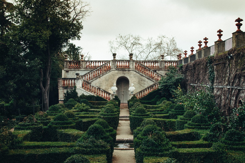 hedge, maze, footpath, photography, cloud - sky, formal garden, sky, garden path, park, labyrinth, green color, catalonia, outdoors, art, canon 70d, building exterior