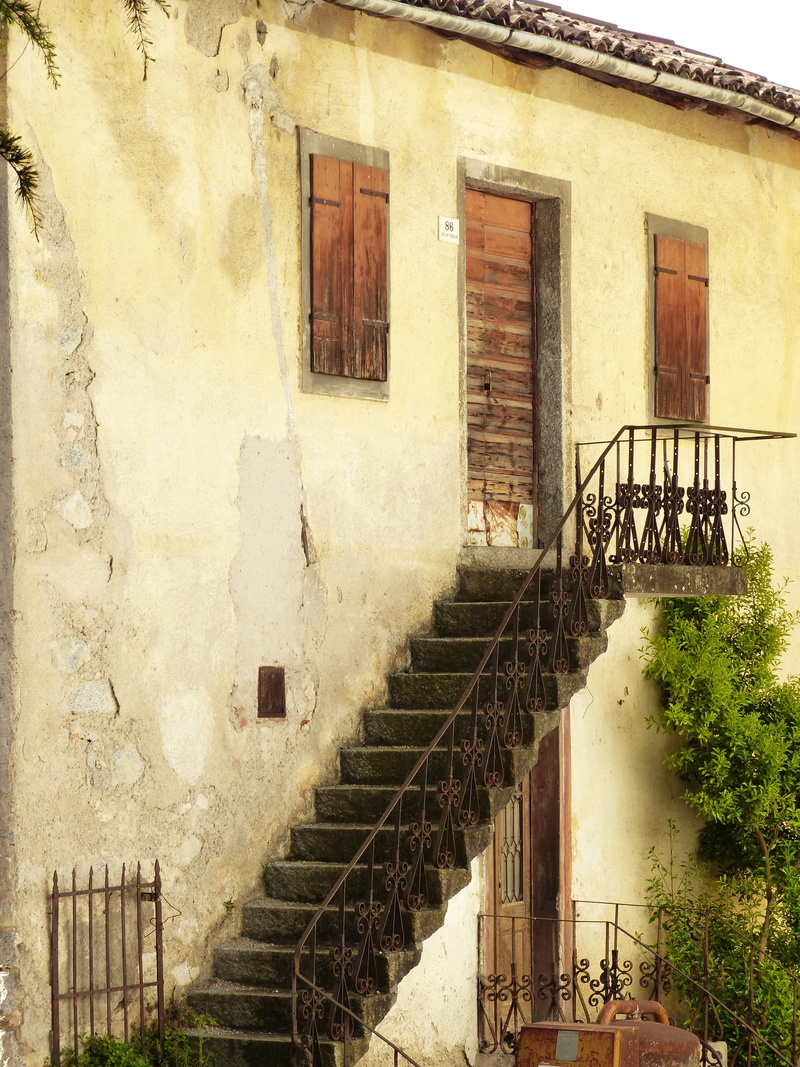gradually, residential district, home, steps and staircases, 4K, external staircase, architecture, abandoned, door, railing, wall - building feature, building