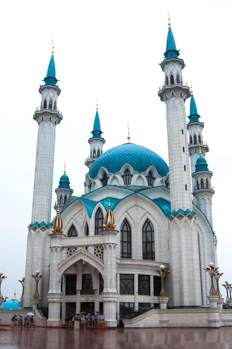 building, no people, built structure, arch, showplace, russia, external, low angle view, travel, spire, temple, old, tower, cathedral, the minaret, sky