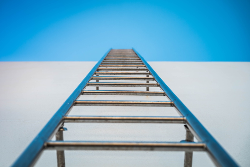 ladder, built structure, direction, building, architecture, low, stainless, external, pig-iron, directly below, metal, blue, 4K, the rooftop, diminishing perspective