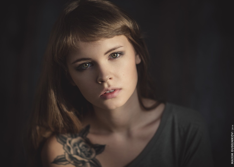 serious, looking at camera, one person, auburn hair, teenager, portrait, indoors, women outdoors, young adult, beautiful woman, front view, brown hair