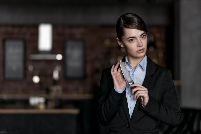 Maxim Guselnikov, women, model, 1080P, knife, Lidia Savoderova, 500px