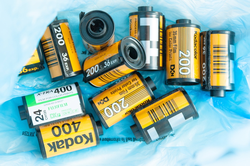 professional, old camera, day, classic, doti, film, group of objects, high angle view, dieting, exposure, equipment, 4K, medium group of objects, kodak