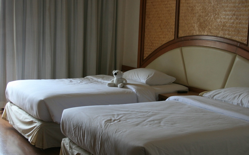 bed, night Table, cozy, hotel Suite, apartment, motel, teddy bear, design, architecture, domestic Room, indoors, comfortable, day, modern, decoration, blanket