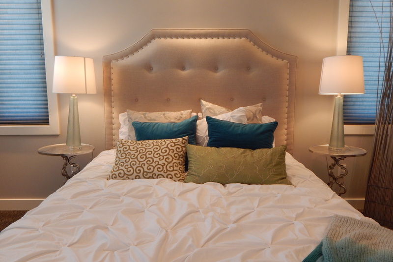 home showcase interior, 4K, stuffed, side table, interior, home, lighting equipment, bedroom, double bed, comfortable, electric lamp, wealth, indoors