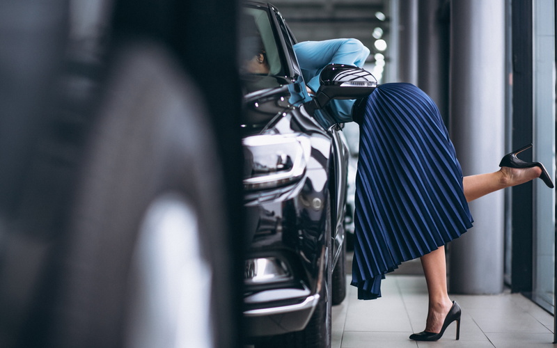skirt, 4K, high heels, pleated skirt, bent over, legs, car, women, 4K