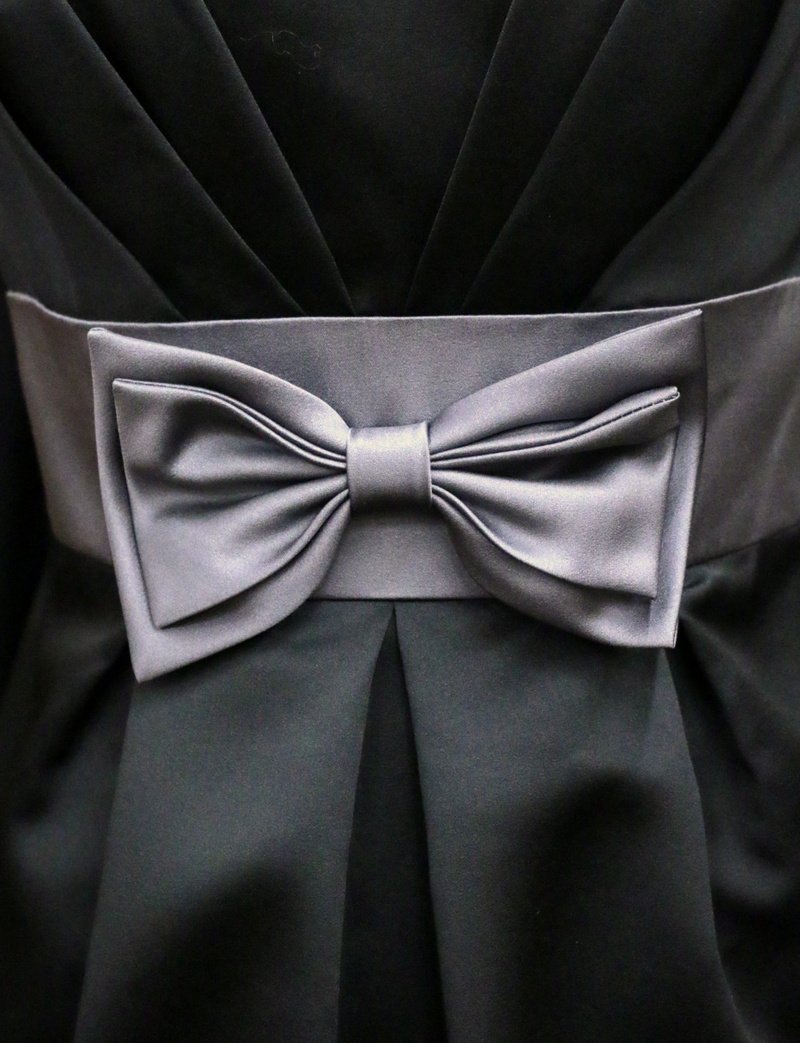 black ribbon, couture, menswear, dress, pleats, elegance, pleated, arts culture and entertainment, single object, fashion, full frame, necktie, well-dressed