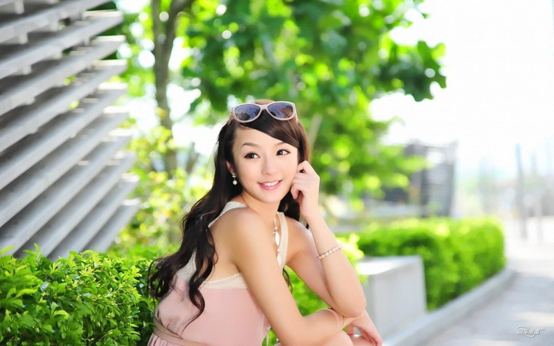 looking at camera, beautiful woman, pink, beauty, portrait, dress, cheerful, happiness, beautiful people, ps, s, women, beautiful, smiling, pleated, long hair