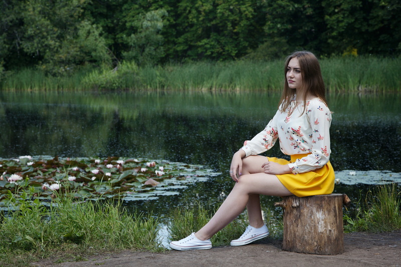 model, fashion, 5K, reed, long, day, shirt, one person, femininity, sleeved, young women, lifestyles, young, vacation, samara, women, lake, calm, plant