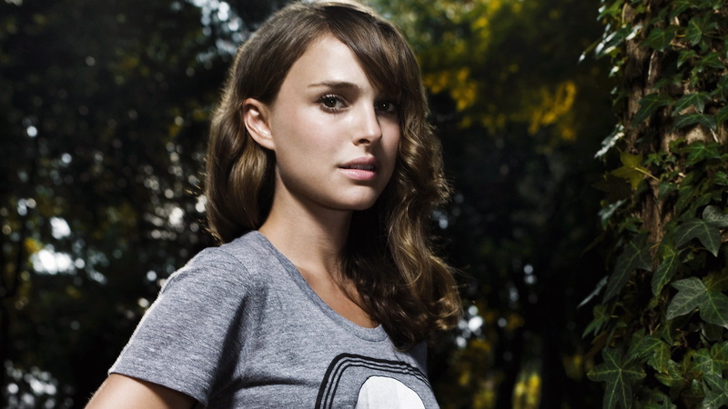 focus on foreground, scoop, adult, beauty, looking, young adult, beautiful woman, headshot, portrait, gray, one person, standing, long hair, contemplation