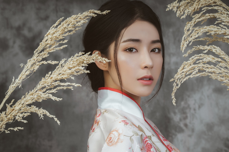 hairstyle, style, panicles, plants, girl, 5K, blade, brunette, background, face, cute, young, kimono, eyes, wall, look, Asian, grey background, close-up