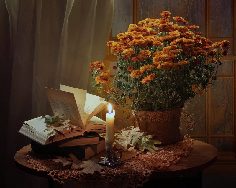 tablecloth, table, chrysanthemum, books, 1080P, fire, vase, still life, candle, candle holder, flowers, orange, leaves