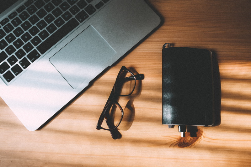 paper, apple, book, mobile, reminder, screen, tech, pro, hipster, wood, table, pen, gray, mobility, eyeglasses, silver, pc, modern, digital, internet, online