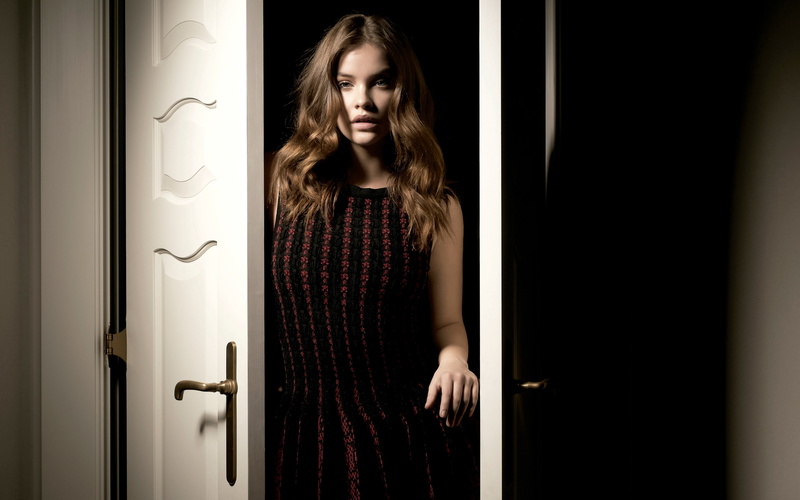 one person, young adult, three quarter length, indoors, hair, beautiful woman, contemplation, standing, real people, palvin, teenager, Female celebrities