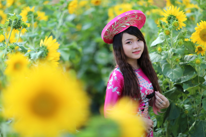 hat, green Color, looking at camera, beautiful, long hair, hairstyle, clothing, females, young, plant, beautiful woman, stands, standing, 5K, nature, woman