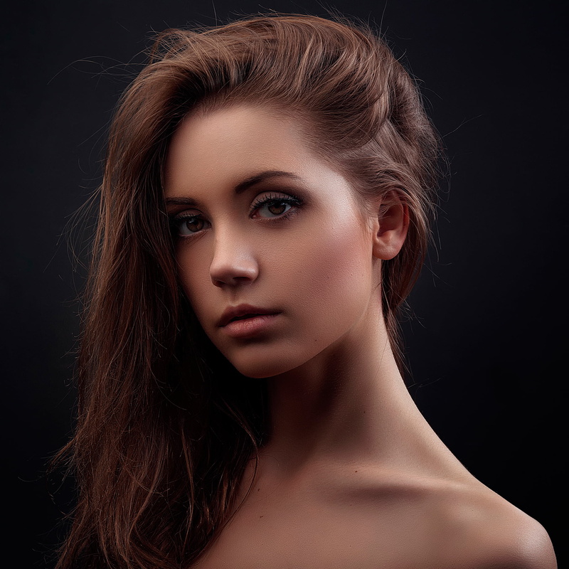 body part, human body part, glamour, hair, women, the beauty, one person, human face, portrait, looking at camera, elegance, beautiful people, black background