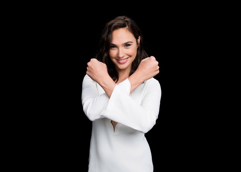 one person, hd, smiling, copy space, black background, gal gadot, hairstyle, front view, women, beautiful woman, emotion, celebrities, portrait, indoors