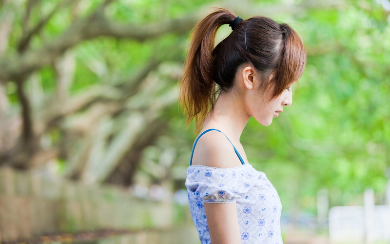day, profile, profile view, lifestyles, focus on foreground, floral, japan, looking, adult, waist up, caucasian Ethnicity, summer, cute, girl, smiling