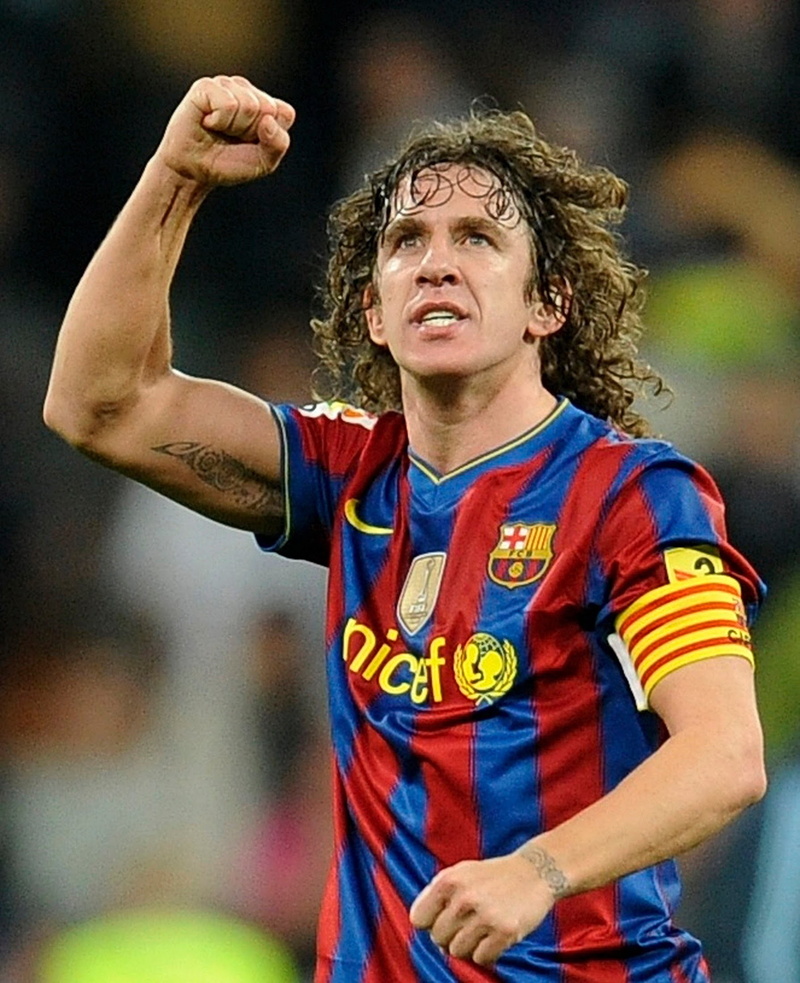smiling, men, soccer, human arm, front view, Carles Puyol, award, hairstyle, curly hair, footballers, bicep, emotion, waist up, happiness, human limb, FC Barcelona