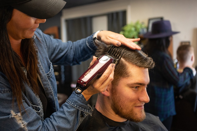 lifestyles, customer, woman, two people, occupation, young men, hairstyle, hairdresser, barber shop, beautician, combing, clipping, women, males, beauty