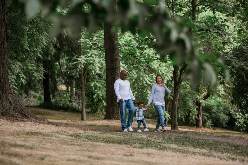women, commerce, along, adult, family, tree, family dinner, emotion, divorce, puerto rico, mixed family, outdoors, togetherness, males, nature, child, hair salon