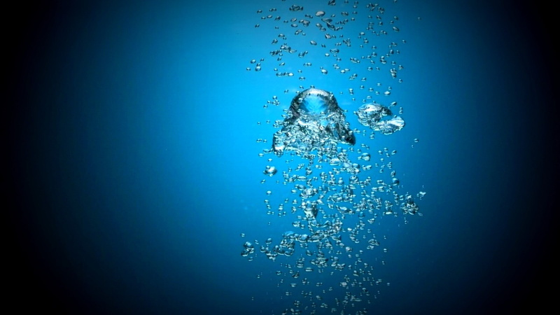 1080P, drop, purity, food and drink, bubbles, indoors, close-up, splashing, water, blue, blue background, transparent, bubble, blurred motion, copy space