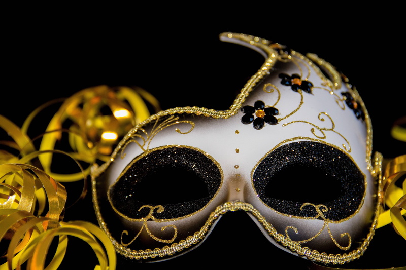 mask, carnival, studio shot, table, wealth, masquerade, fashion, single object, venetian, 5K, personal accessory, design, jewelry, celebration, venetian mask