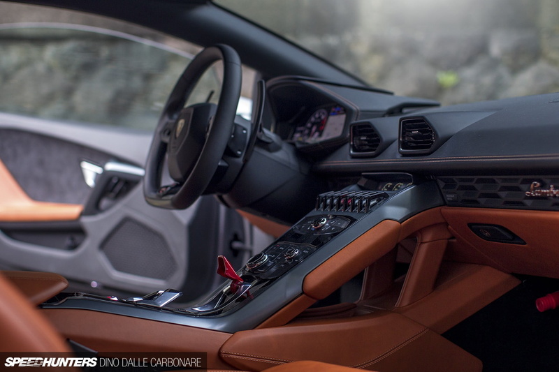 interior, indoors, vehicle interior, land vehicle, car interior, close-up, gray, steering wheel, leisure activity, day, black, Super Car , mode of transportation