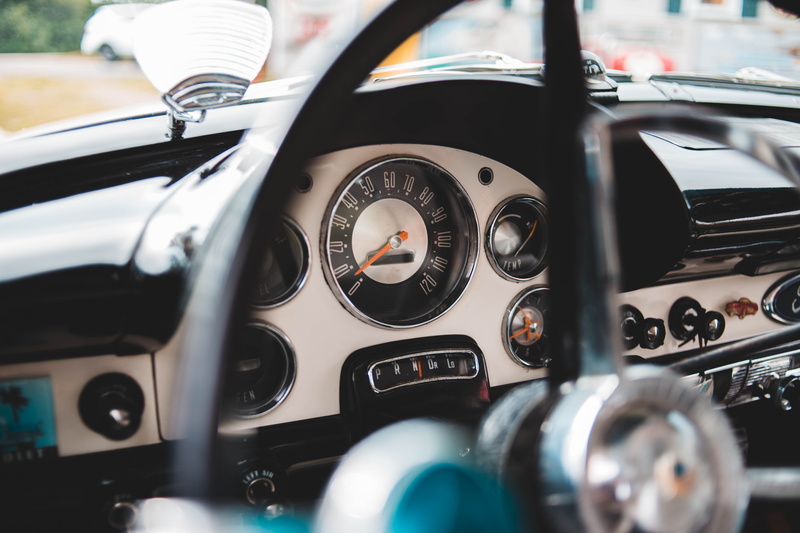 brake, instrument, automobile, lcd screen, car, control, number, 5K, cluster, glass - material, control panel, motor vehicle, vehicle, rust, wheel, no people