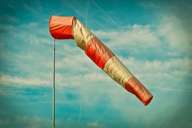 flutter, patriotism, textile, environment, wind direction indicator, 4K, cloud - sky, blue, low angle view, mast, anemometer, air, metal, sky, flag, orientation