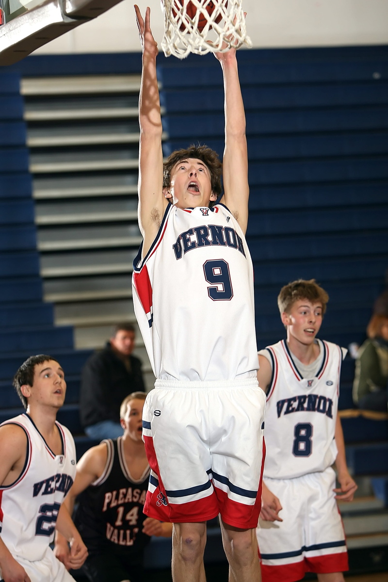 day, young adult, cooperation, basketball, high school, teen, group of people, gymnasium, young men, 2K, sport, teenager, real people, basket, number