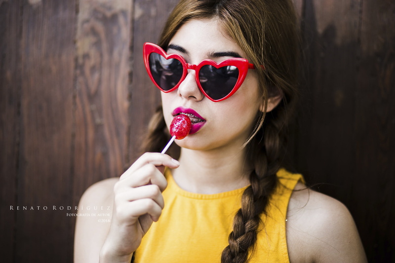 long hair, one person, looking at camera, 1080P, holding, brunette, hair, model, beauty, headshot, hairstyle, fashion, beautiful woman, lipstick, women