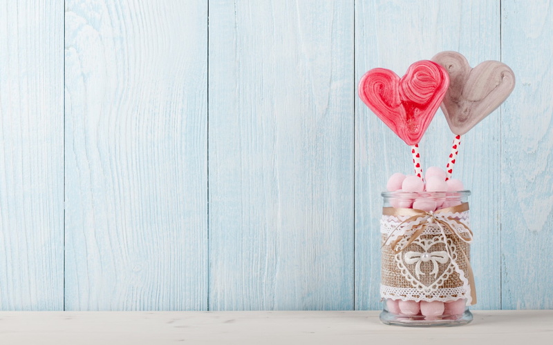 table, pink color, brown, still life, heart, indoors, valentines day - holiday, jar, lollypop, emotion, copy space, shaped, container, 720P, wood - material