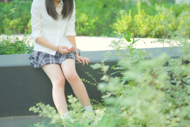 beautiful woman, Japanese women, casual clothing, legs, nature, lifestyles, women, front view, standing, adult, Japan, green color, 480P, young women