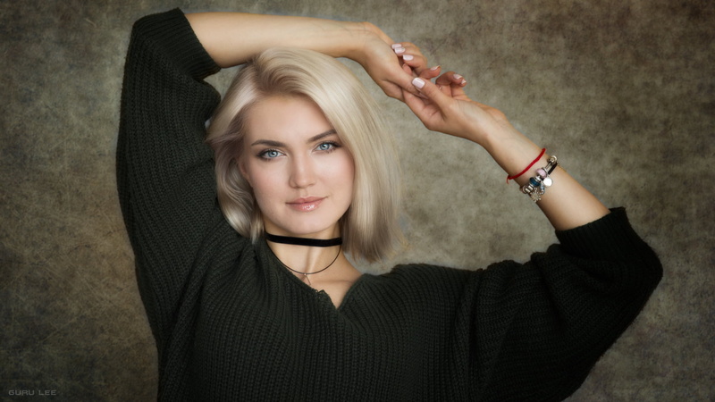 human limb, beautiful people, looking at camera, portrait, young women, beautiful woman, hair, painted nails, human hair, human arm, headshot, choker, blonde