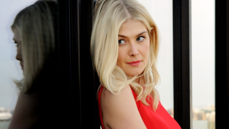 young adult, actress, women, beauty, celebrity, blond hair, long hair, blonde, young women, headshot, indoors, reflection, hair, red lipstick, 1080P, hairstyle