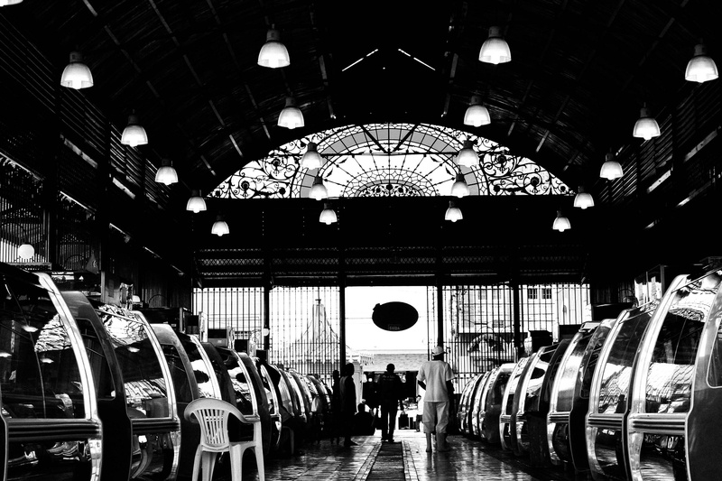 travel, polo, built structure, 2K, tourism, lighting, indoors, train station, grayscale, lifestyles, walking, mode of transportation, railroad station