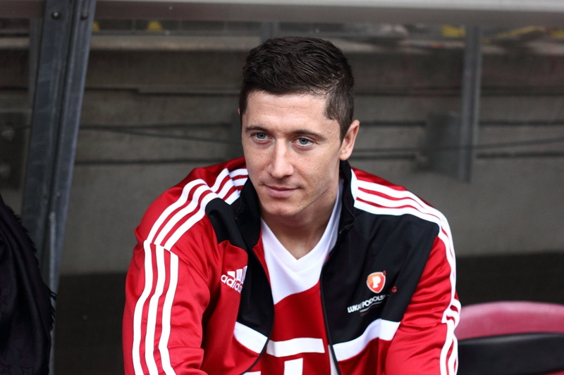 red, flag, emotion, adult, Robert Lewandowski, striped, mid adult, portrait, day, young adult, Polish, Robert Lewandowski , focus on foreground, 1080P