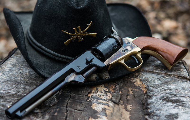 still life, Colt, 1080P, old, no people, 1851, aggression, ornate, metal, revolver, weapon, hat, protection, close-up, security, social issues, indoors