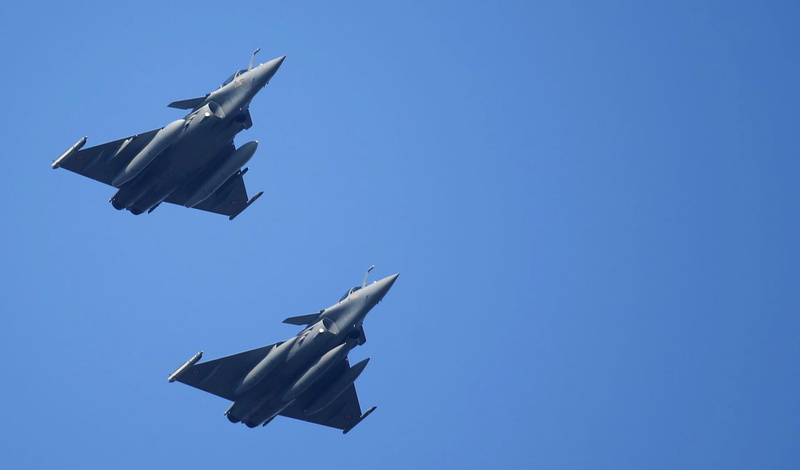 rafale, jet fighter, airplanes, motion, day, air force, blue, transportation, military airplane, flying, warplanes, France, air vehicle, sky, airplane