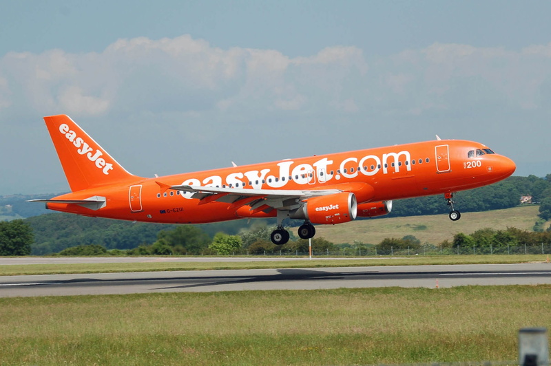 air vehicle, flying, Airline, sky, communication, text, airline, easyjet airlines, air, passengers, day, sign, Aircraft, Airplane, western script, 1080P